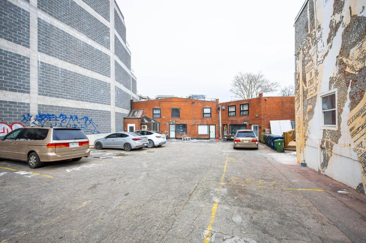 Bright Parkdale Court - Little Portugal W/ Free Parking Leilighet Toronto Eksteriør bilde