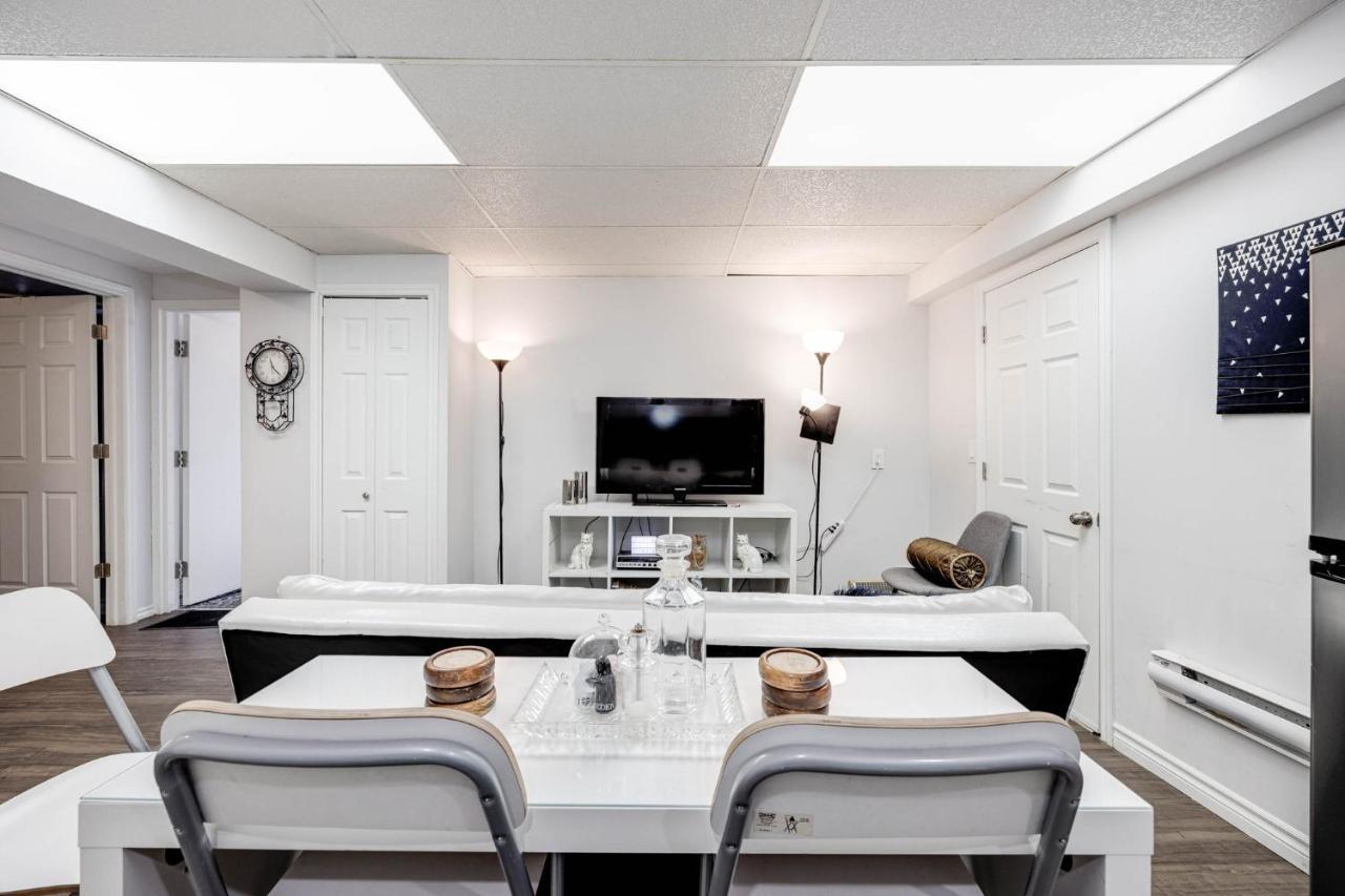 Bright Parkdale Court - Little Portugal W/ Free Parking Leilighet Toronto Eksteriør bilde
