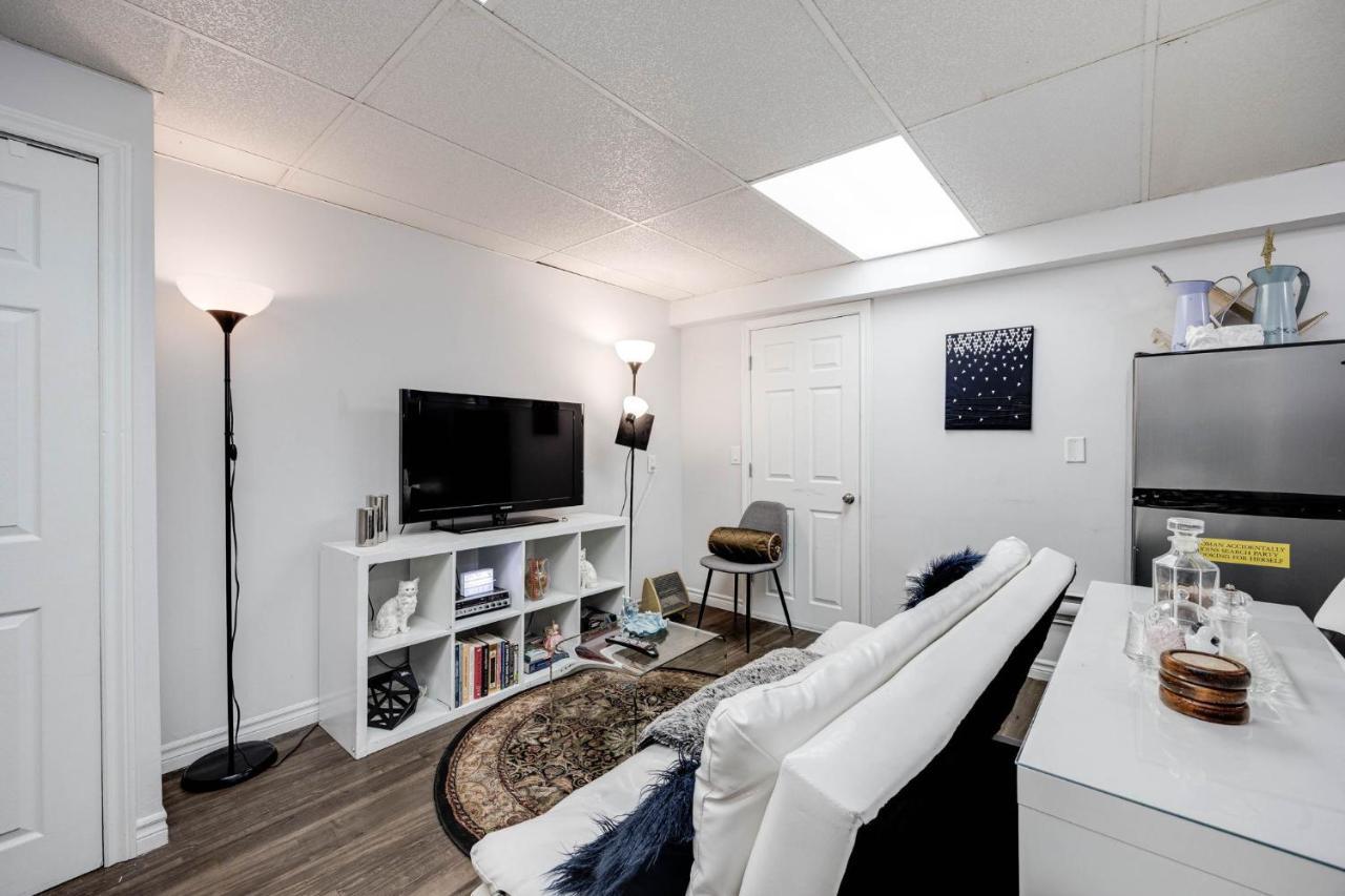 Bright Parkdale Court - Little Portugal W/ Free Parking Leilighet Toronto Eksteriør bilde