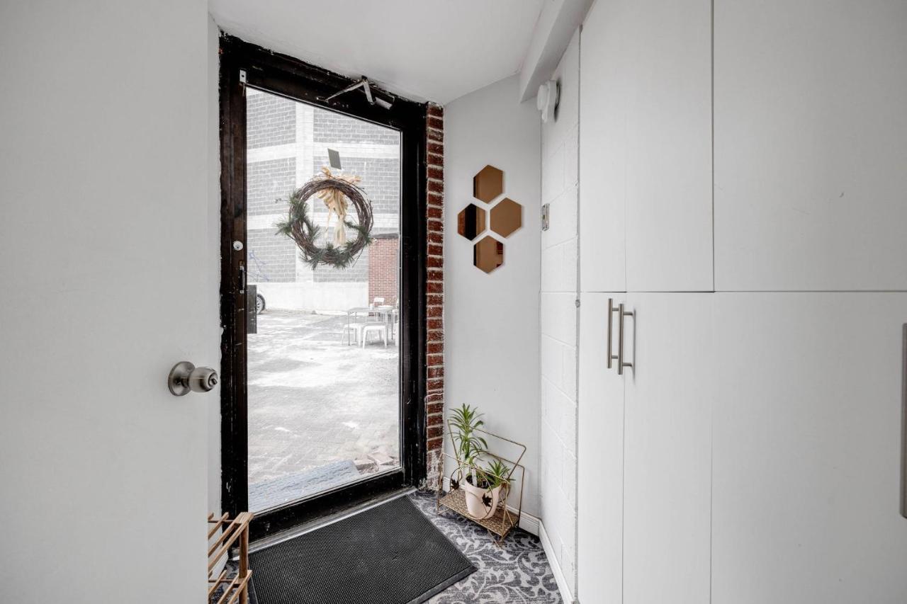 Bright Parkdale Court - Little Portugal W/ Free Parking Leilighet Toronto Eksteriør bilde