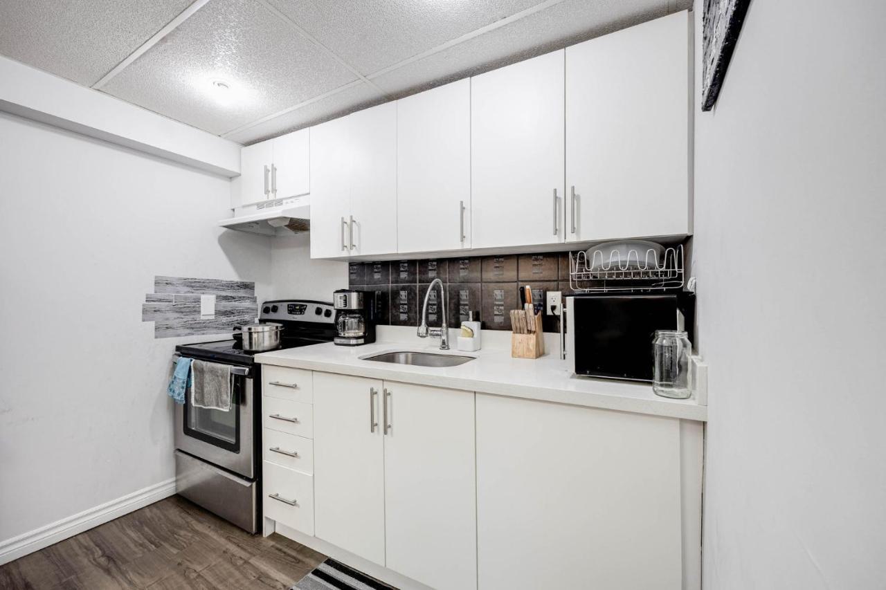 Bright Parkdale Court - Little Portugal W/ Free Parking Leilighet Toronto Eksteriør bilde